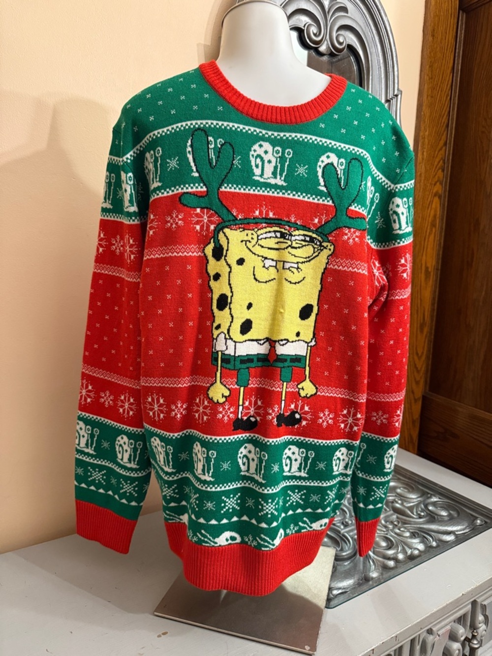 Nickelodeon SpongeBob Red & Green Holiday Crewneck Sweater